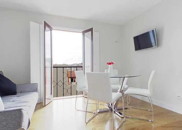 Oporto River And Ribeira Views * Vila Nova de Gaia