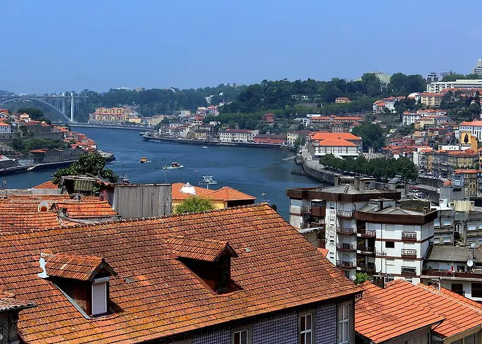 Oporto River And Ribeira Views * Vila Nova de Gaia
