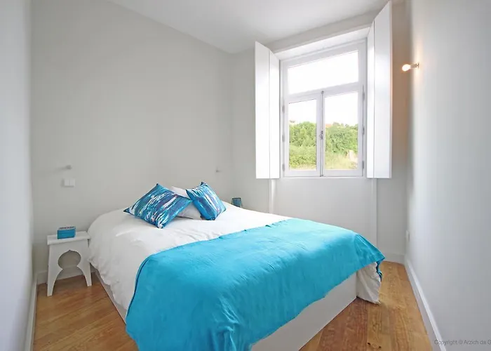 Oporto River And Ribeira Views * Vila Nova de Gaia